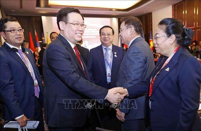 top legislator attends aipa executive committee meeting picture 2