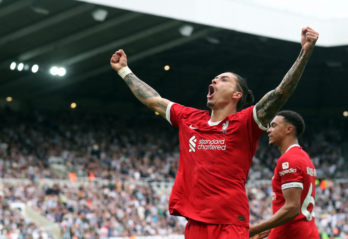 Kết quả Ngoại hạng Anh 28/8: 10 người của Liverpool ngược dòng đả bại Newcastle