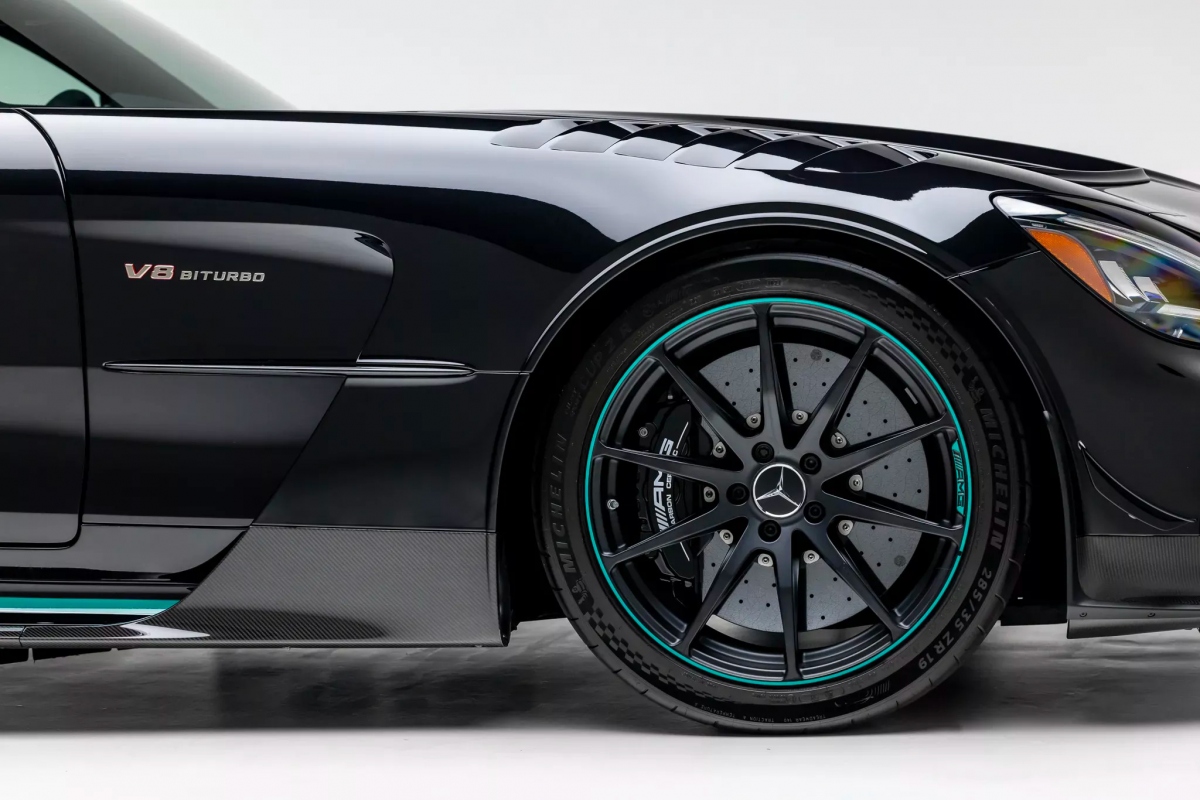 Siêu xe Mercedes-AMG GT Black Series P One Edition được bán đấu giá - sự lựa chọn hoàn hảo cho người đam mê tốc độ.