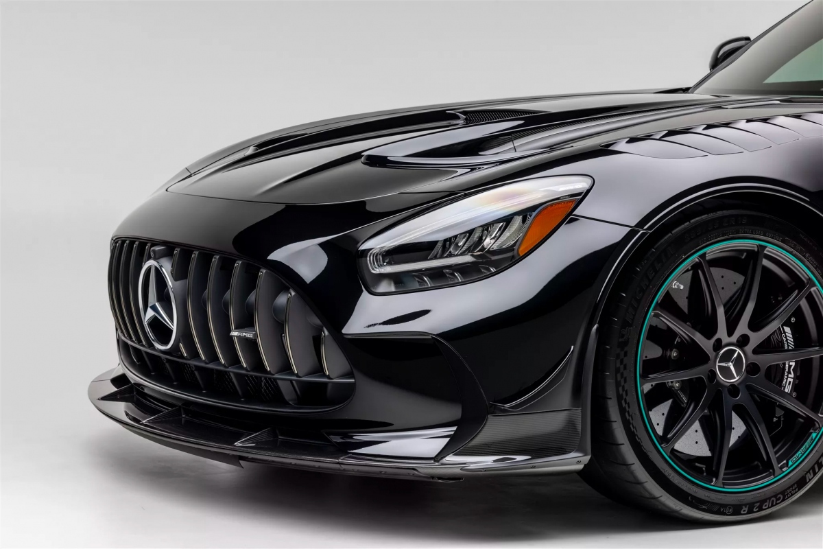 Siêu xe Mercedes-AMG GT Black Series P One Edition được bán đấu giá - sự lựa chọn hoàn hảo cho người đam mê tốc độ.