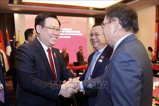 top legislator attends aipa executive committee meeting picture 3