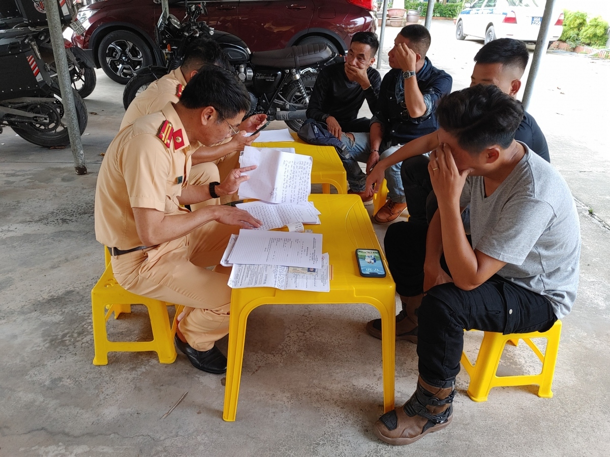 xe mo to phan khoi lon co duoc di chuyen tren duong cao toc hay khong hinh anh 2