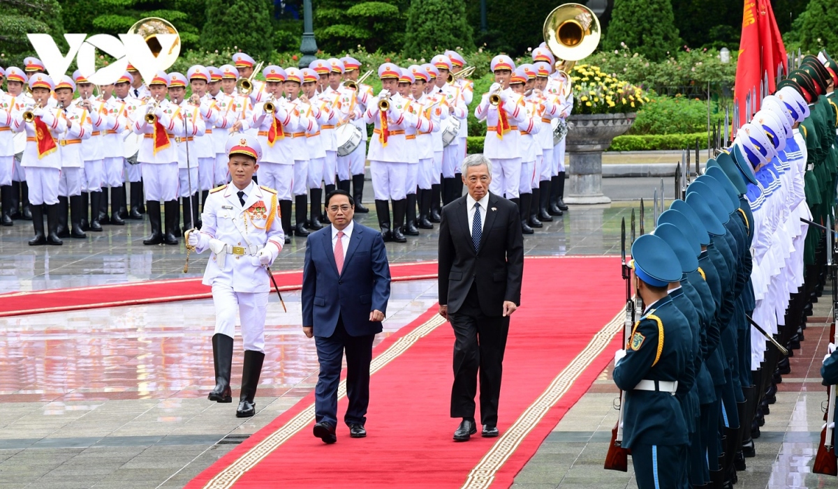 vietnamese pm chinh hosts welcoming ceremony for singaporean pm lee picture 4