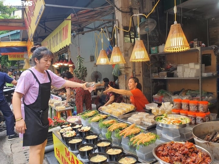 Du mon hang bat mat tai cho nha giau ha noi ngay ram thang bay hinh anh 5