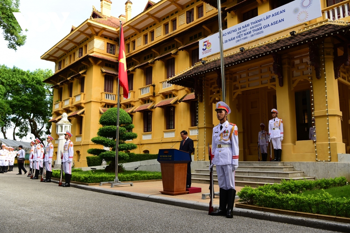 hanoi flag-hoisting ceremony marks asean s 56th founding anniversary picture 6