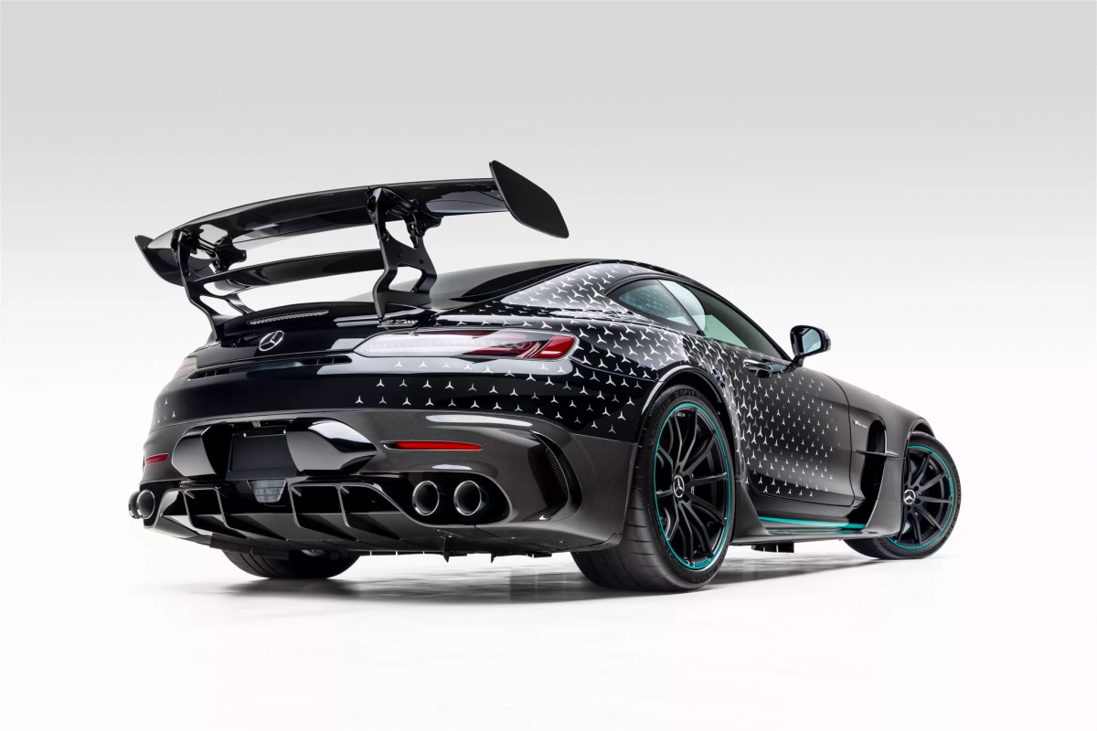 Siêu xe Mercedes-AMG GT Black Series P One Edition được bán đấu giá - sự lựa chọn hoàn hảo cho người đam mê tốc độ.