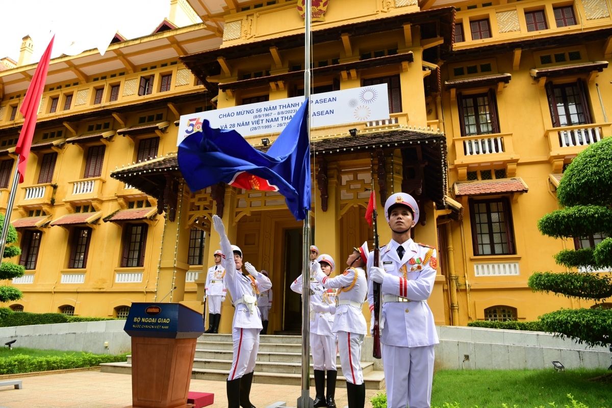hanoi flag-hoisting ceremony marks asean s 56th founding anniversary picture 8