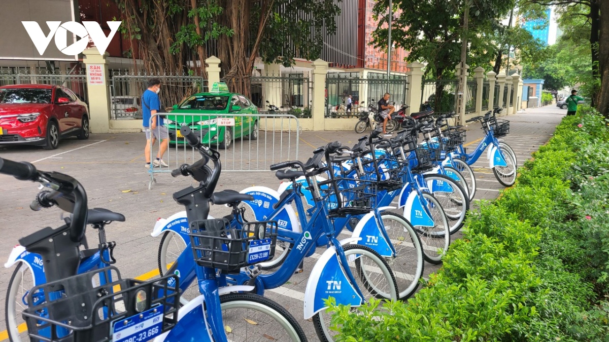 public bicycle sharing service debuts in hanoi picture 1