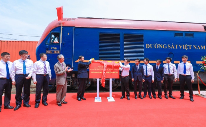 first china - vietnam freight train inaugurated picture 1