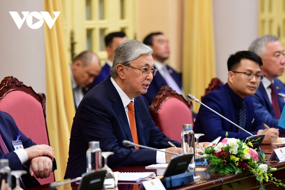kazakh president kassym-jomart tokayev ends vietnam visit picture 1