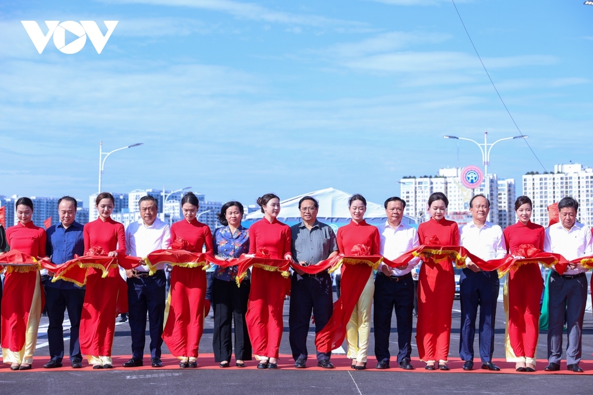 pm inaugurates vinh tuy 2 bridge in hanoi capital picture 1