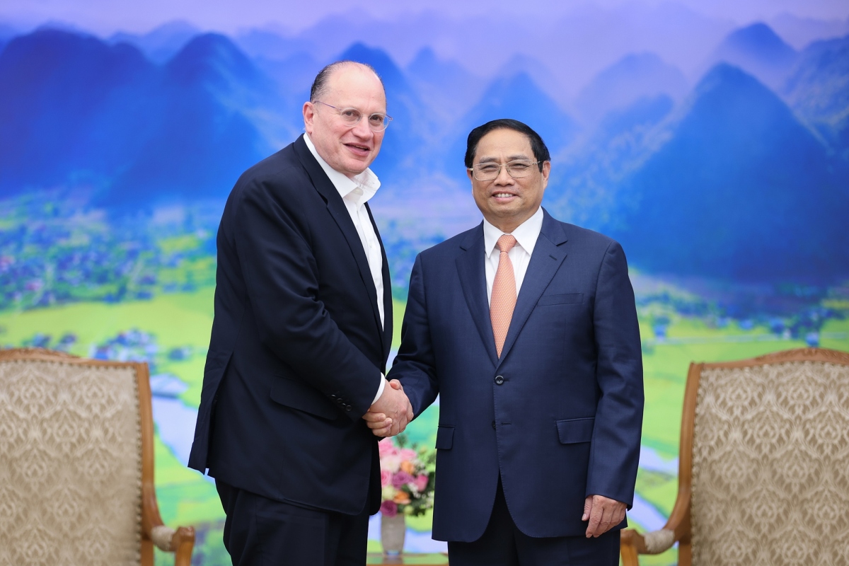 pm lauds hsbc long-term operation strategy in vietnam picture 1