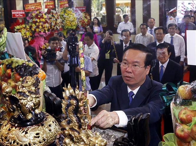 state leaders commemorate late president ton duc thang picture 1