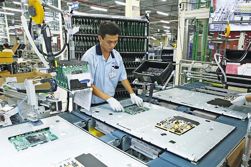 vietnam seeks to attract large projects from global semiconductor manufacturers picture 1
