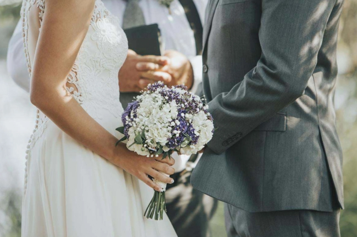 Anh vợ đột nhiên muốn kết hôn ở tuổi 60