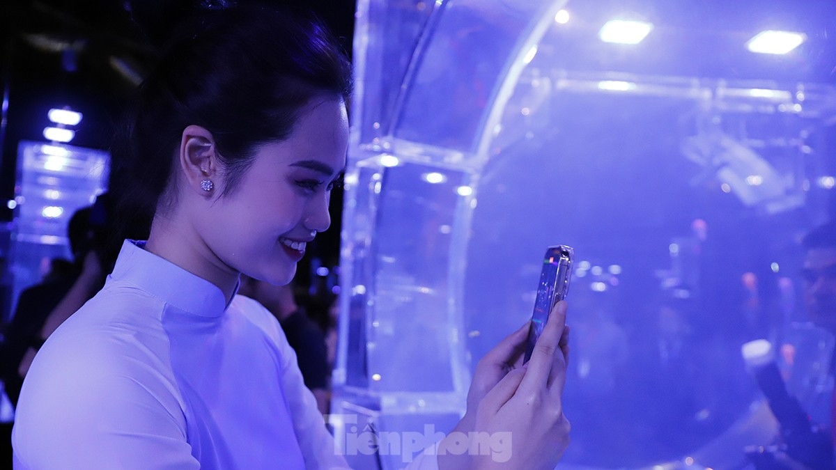 largest indoor aquarium in hanoi opens picture 8