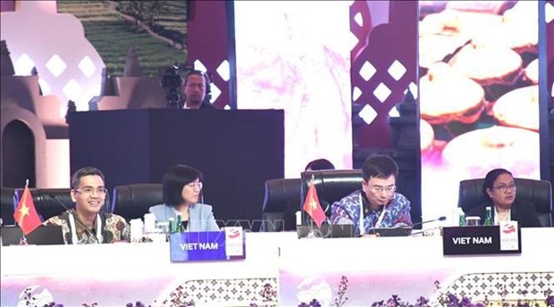 vietnam attends asean finance ministers central bank governors meeting picture 1