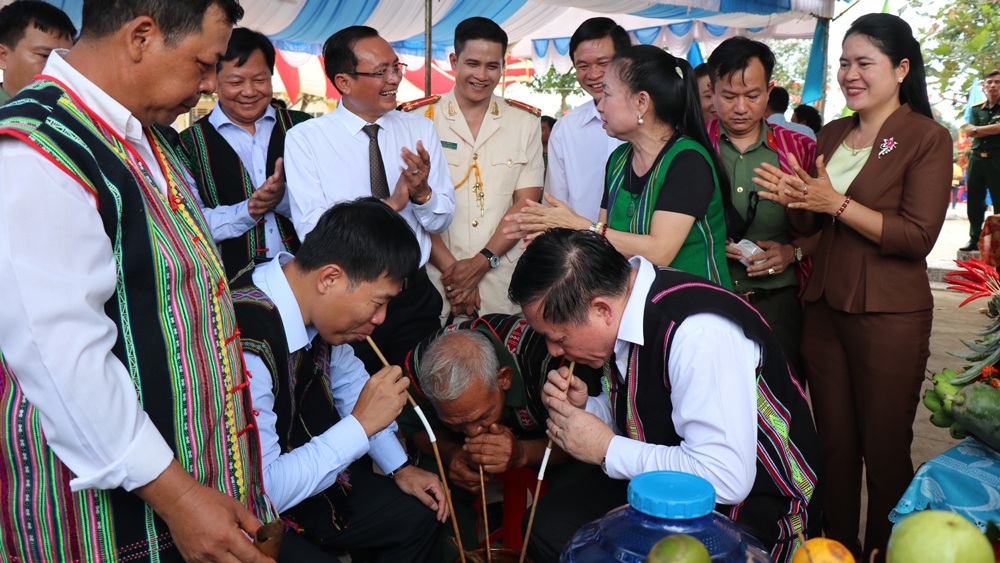 Ong nguyen trong nghia du ngay hoi toan dan bao ve an ninh to quoc tai binh phuoc hinh anh 5