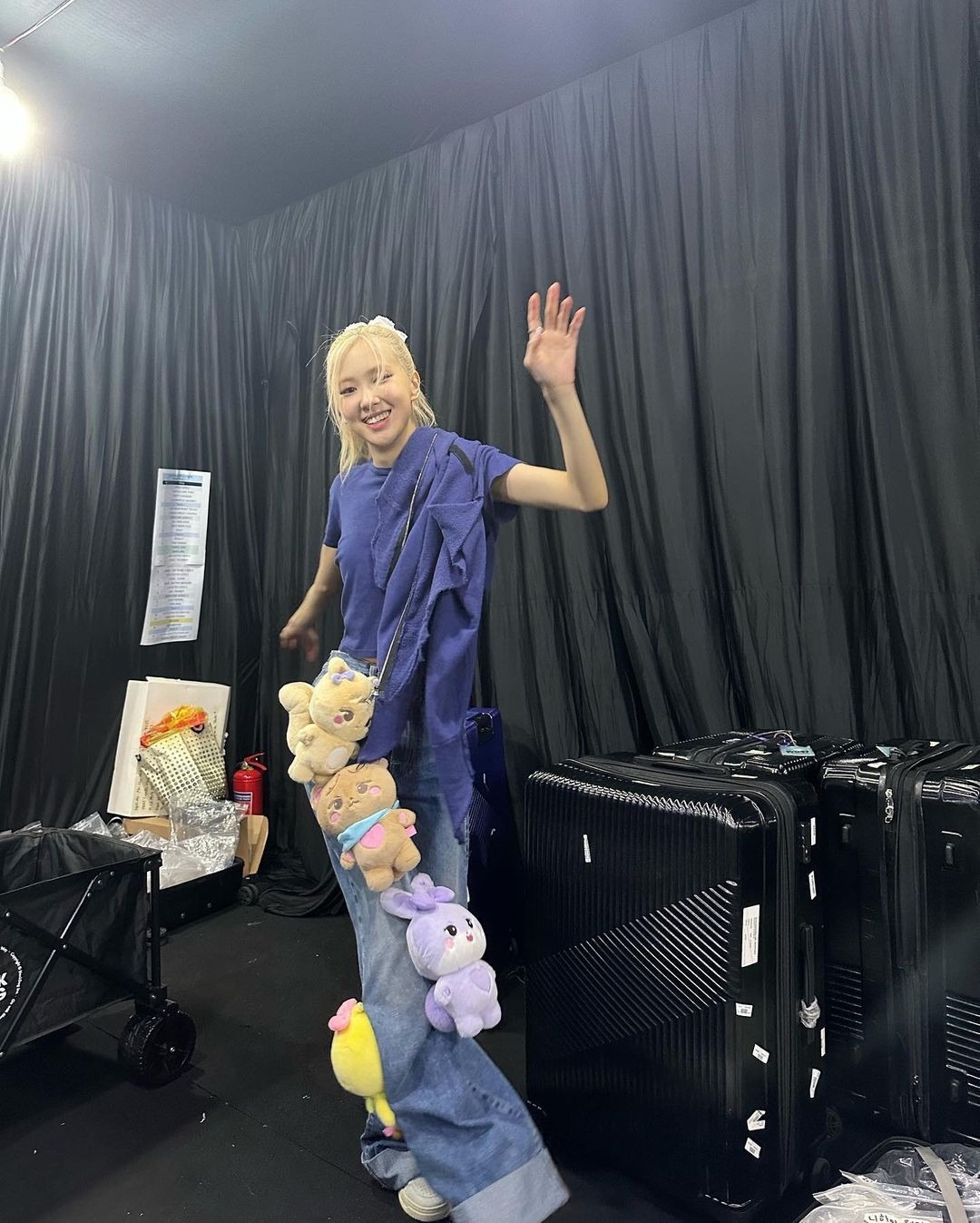 blackpink đăng ảnh hậu trường, nhắn nhủ yêu thương tới fan việt hình ảnh 7 blackpink dang anh hau truong, nhan nhu yeu thuong toi fan viet hinh anh 7