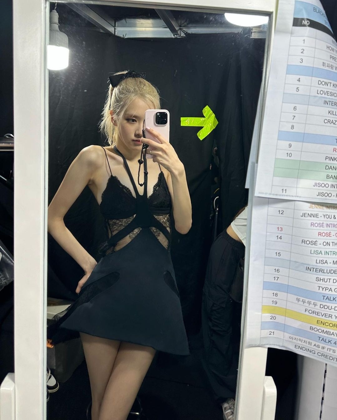 blackpink đăng ảnh hậu trường, nhắn nhủ yêu thương tới fan việt hình ảnh 6 blackpink dang anh hau truong, nhan nhu yeu thuong toi fan viet hinh anh 6