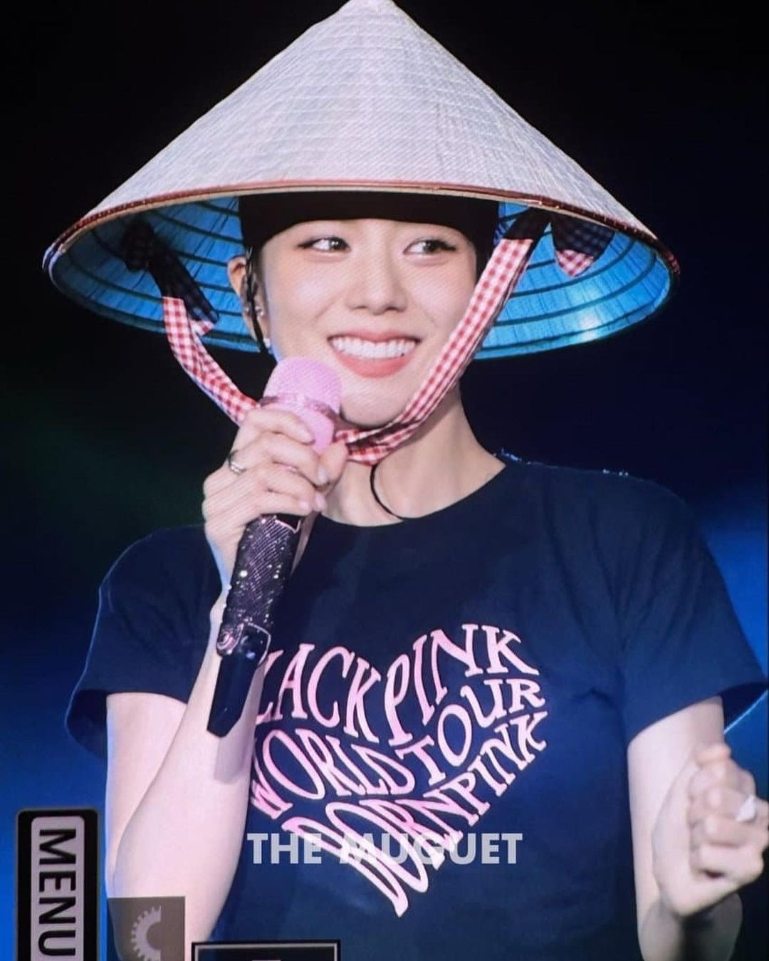 blackpink đăng ảnh hậu trường, nhắn nhủ yêu thương tới fan việt hình ảnh 2 blackpink dang anh hau truong, nhan nhu yeu thuong toi fan viet hinh anh 2
