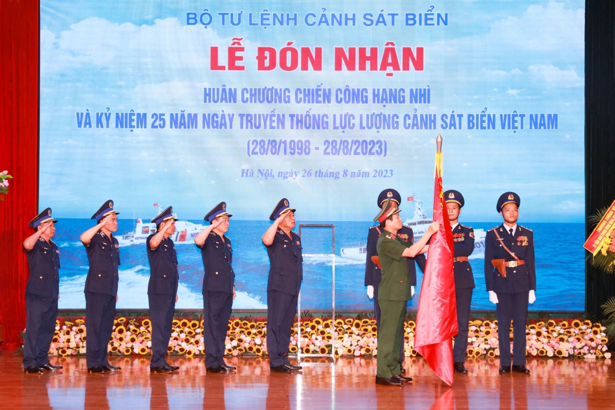 cảnh sát biển việt nam lực lượng nòng cốt thực thi pháp luật trên biển hình ảnh 2 canh sat bien viet nam luc luong nong cot thuc thi phap luat tren bien hinh anh 2