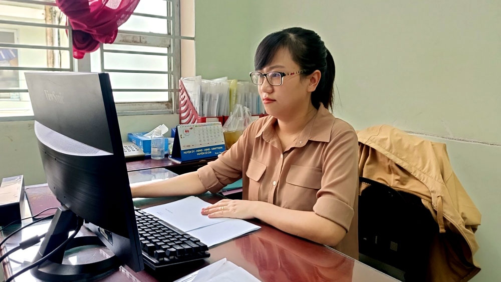 Cán bộ không chuyên trách đi làm thêm để trang trải cuộc sống