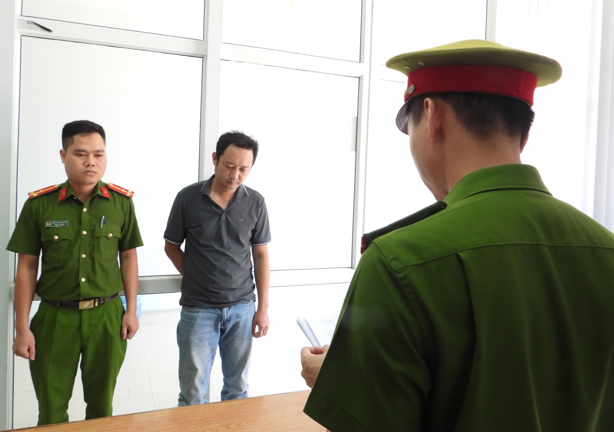 “Thụt két” hơn 2,1 tỷ đồng của công ty để đánh bạc