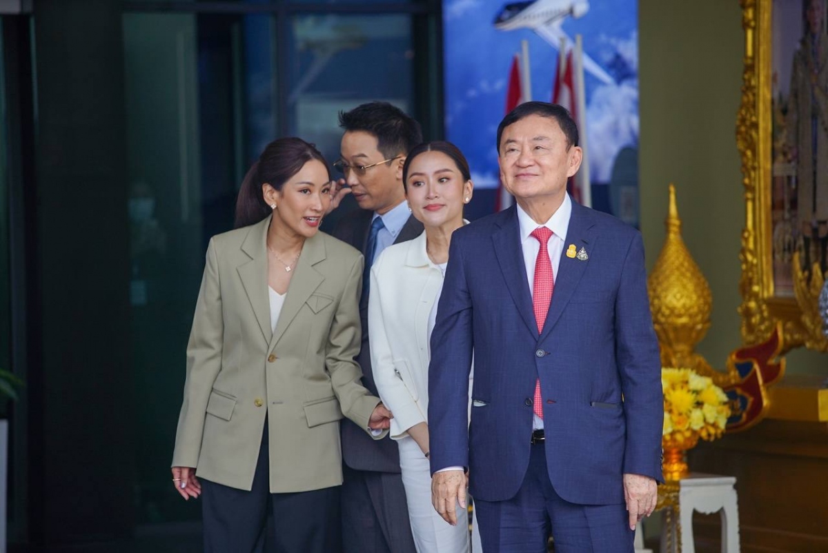 cuu thu tuong thai lan thaksin van phai doi mat voi mot so cao buoc hinh anh 1