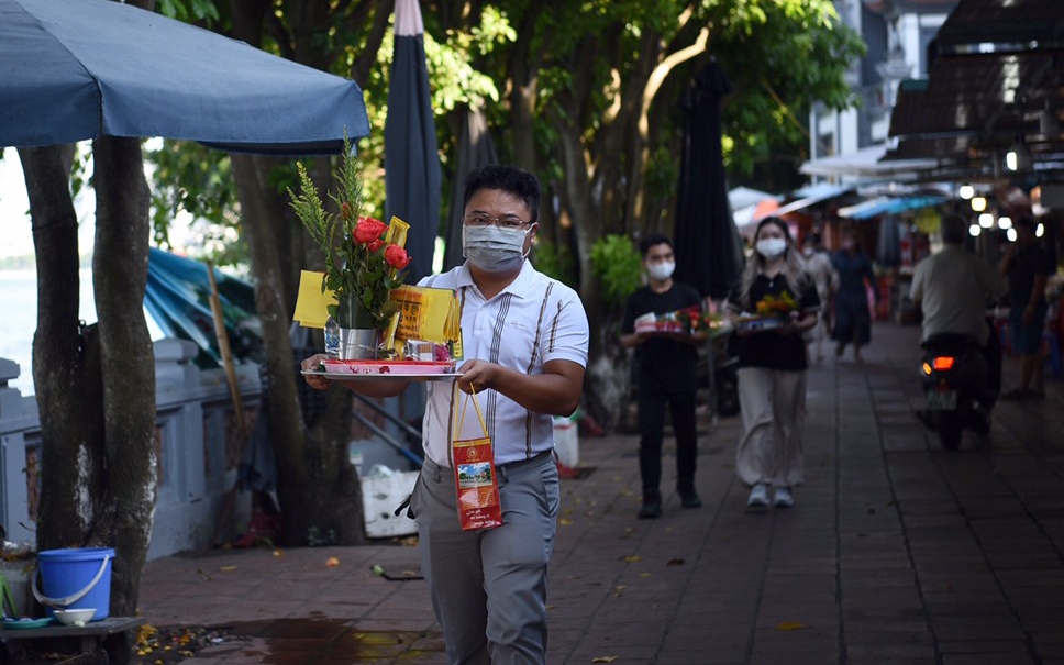 mua vu lan, nguoi dan tap nap di chua cau an hinh anh 11