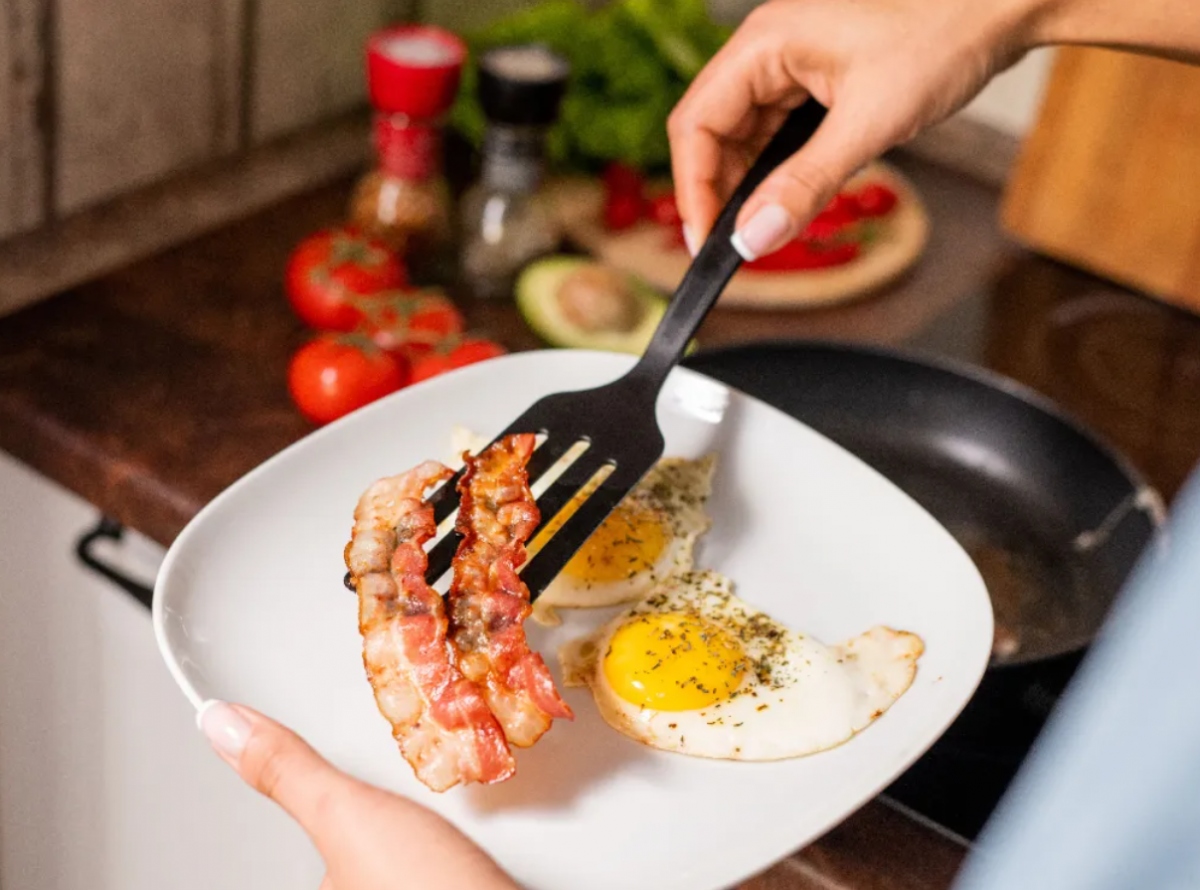 Điều gì xảy ra với cơ thể nếu bạn ăn thịt xông khói thường xuyên?