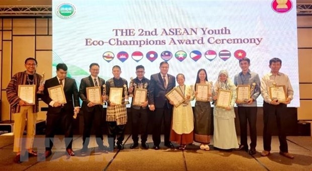 asean honours two eco-schools, two young eco-champions of vietnam picture 1