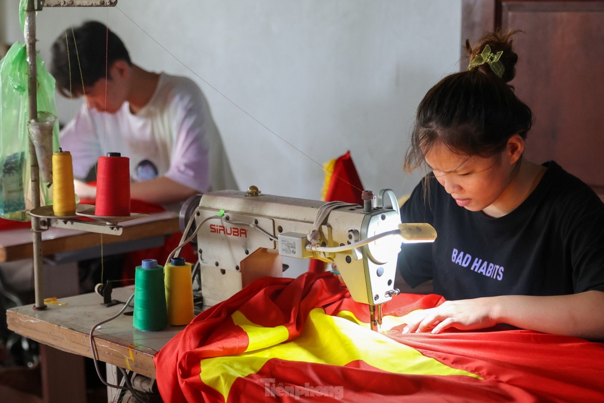 flag making village in hanoi busy ahead of national day celebrations picture 1