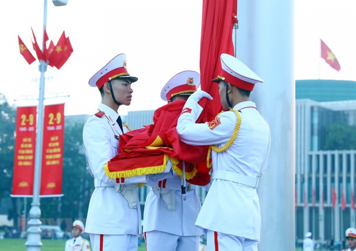 flag-hoisting ceremony in celebration of 78th national day of vietnam picture 5