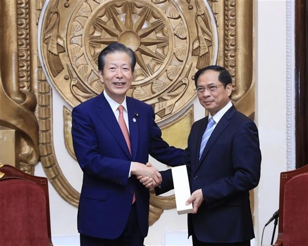 foreign minister appreciates komeito s contributions to vietnam - japan ties picture 1