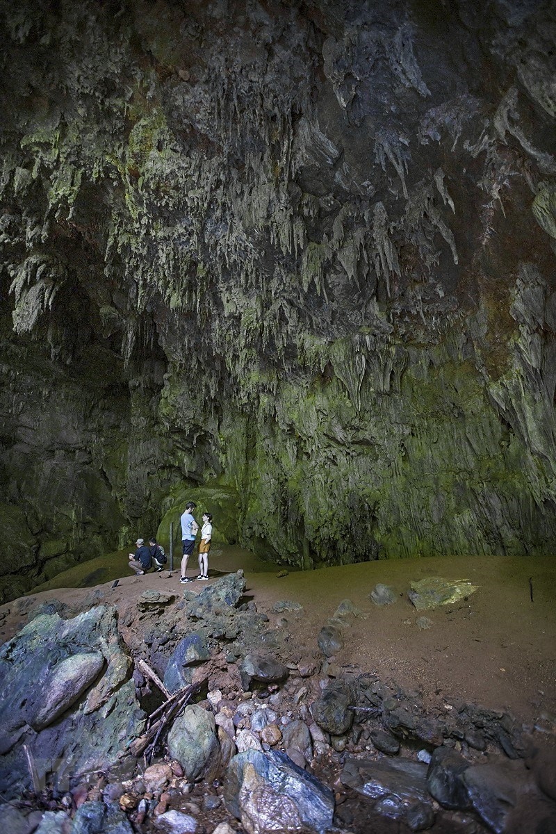Khám phá vẻ đẹp hoang sơ của hang Sưng ở Hòa Bình - Ảnh 8.