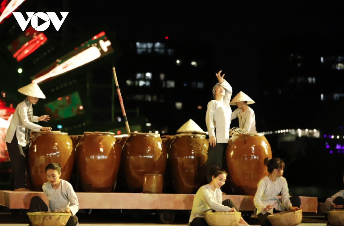 impressive real-scene art performance during hcm city s first river festival picture 6