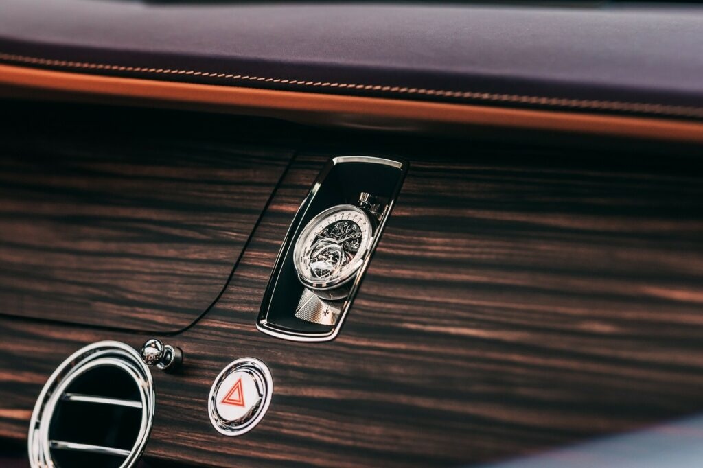 Rolls-Royce Amethyst Droptail sở hữu diện tích ốp gỗ rộng nhất