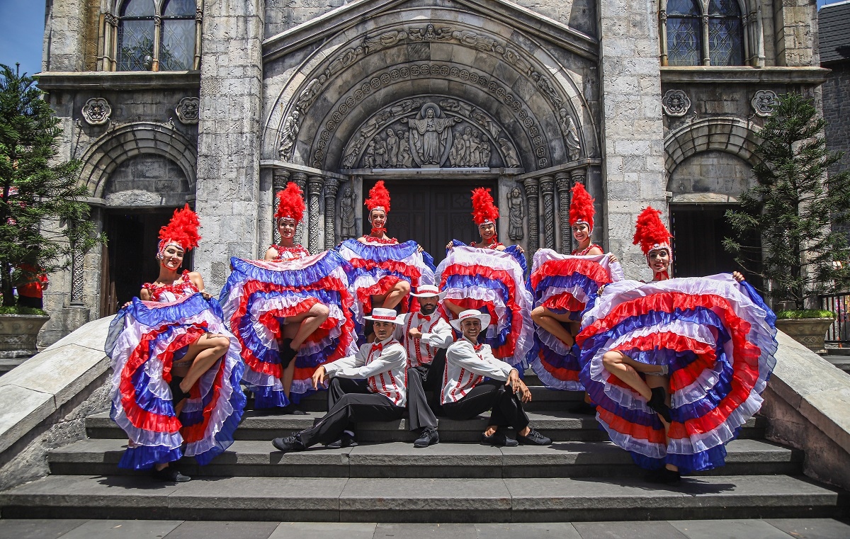 ba na hills hut khach nho chuoi le hoi mua he hap dan hinh anh 3