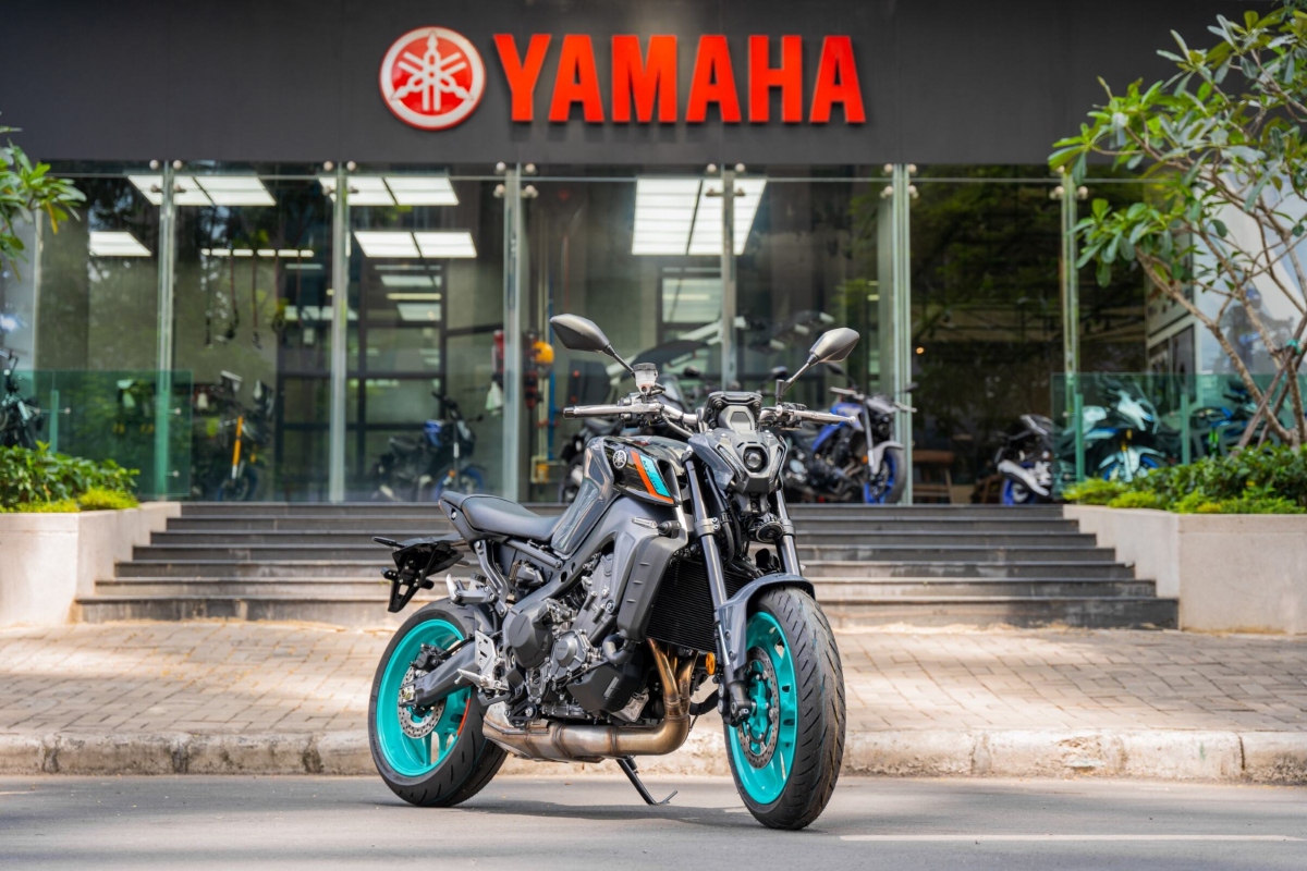 Yamaha MT-09 Cyan Storm