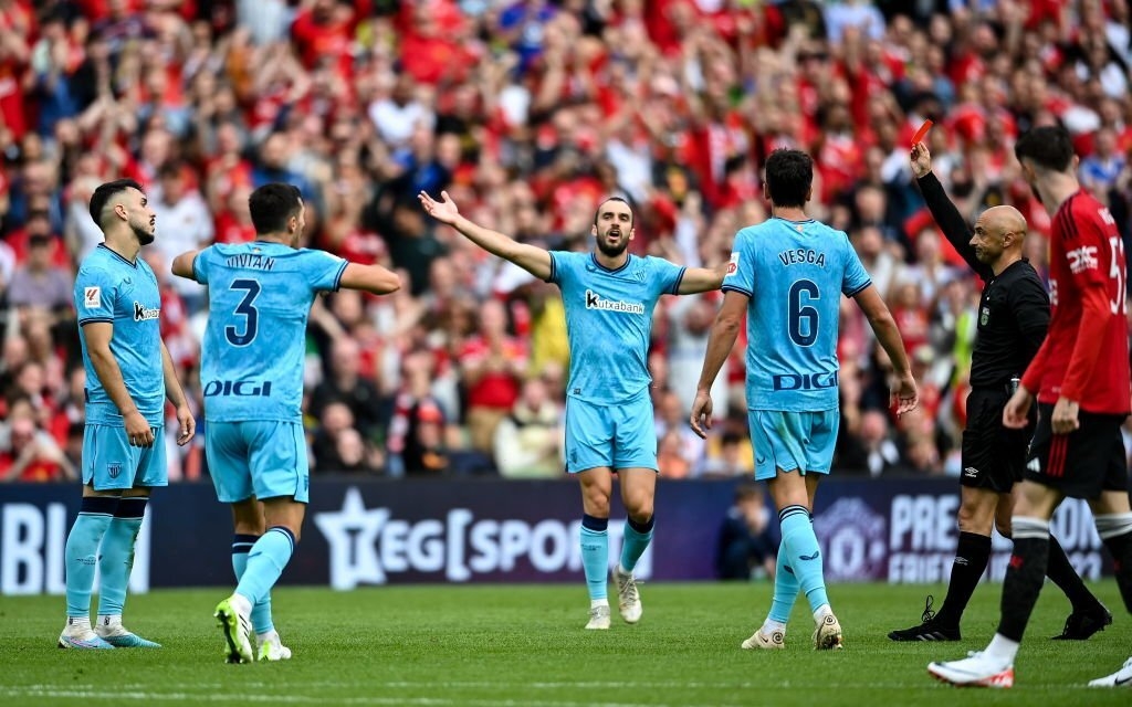 harry maguire lap cong chuoc toi, mu thoat thua athletic bilbao hinh anh 3