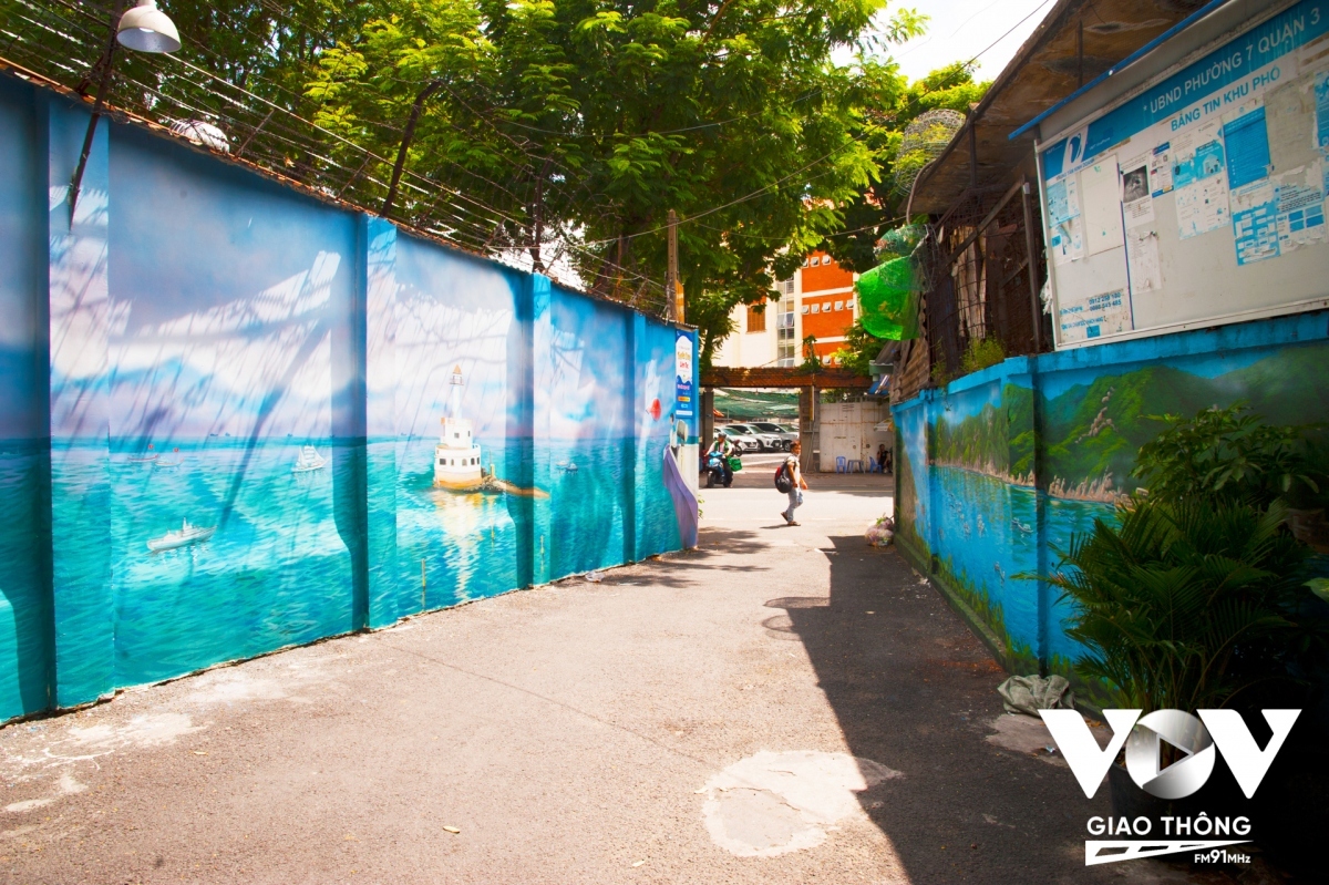 murals give new look to ho chi minh city streets picture 13