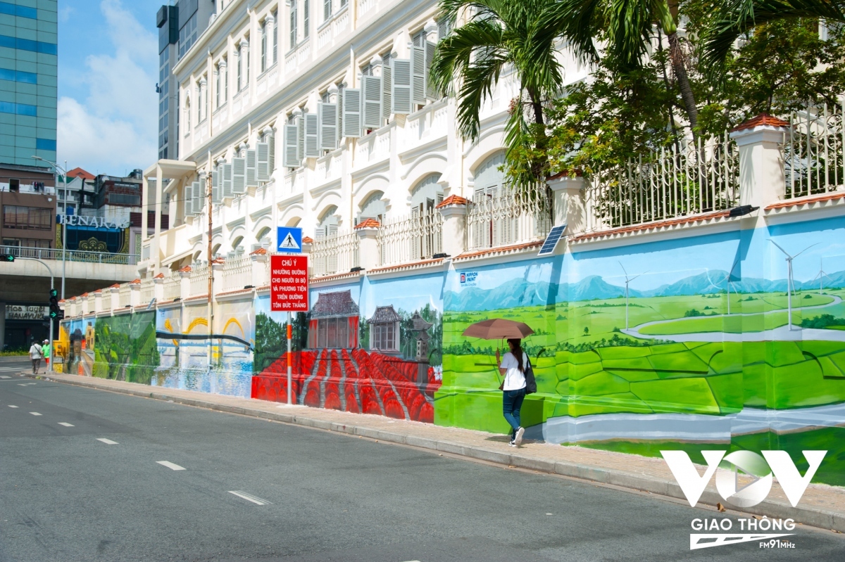 murals give new look to ho chi minh city streets picture 2