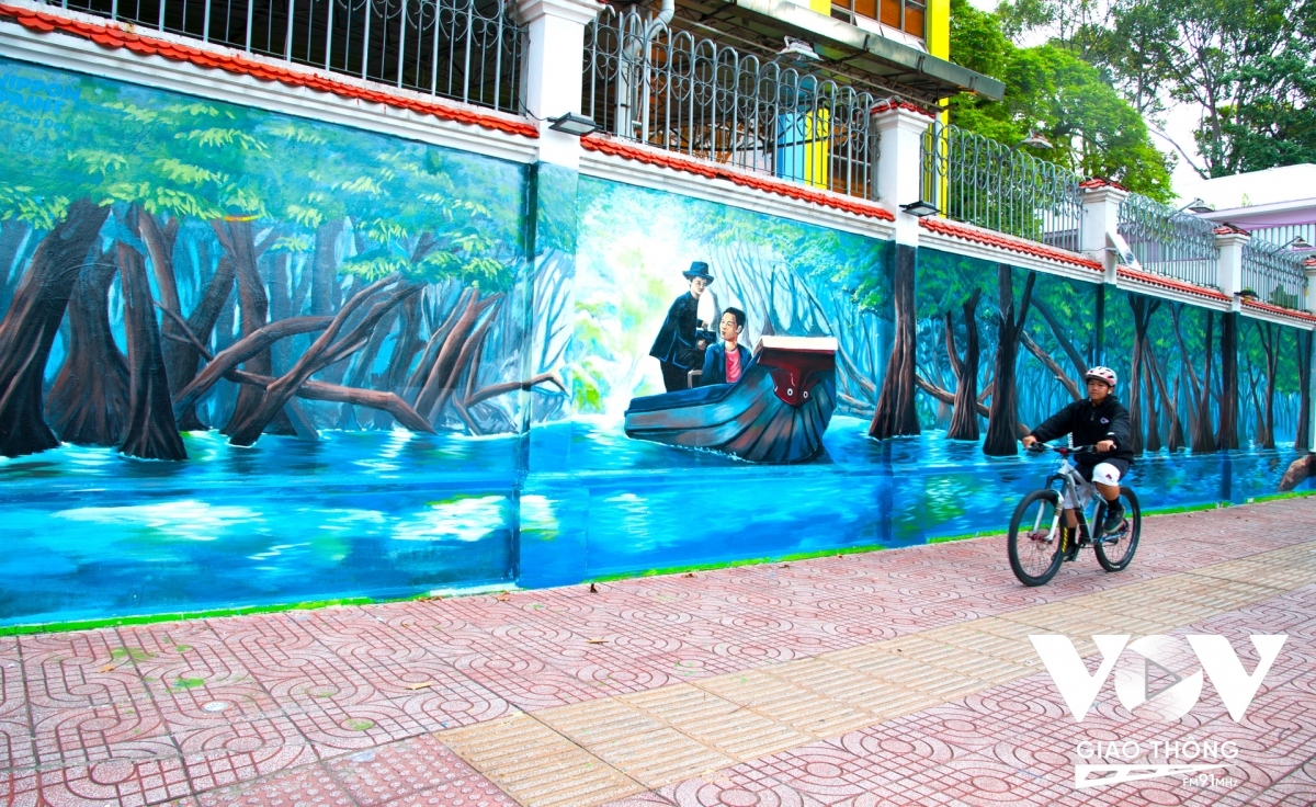 murals give new look to ho chi minh city streets picture 3