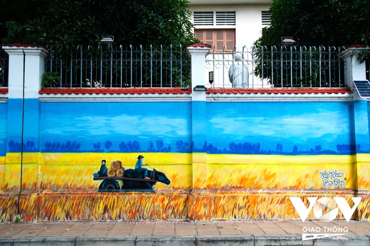 murals give new look to ho chi minh city streets picture 6