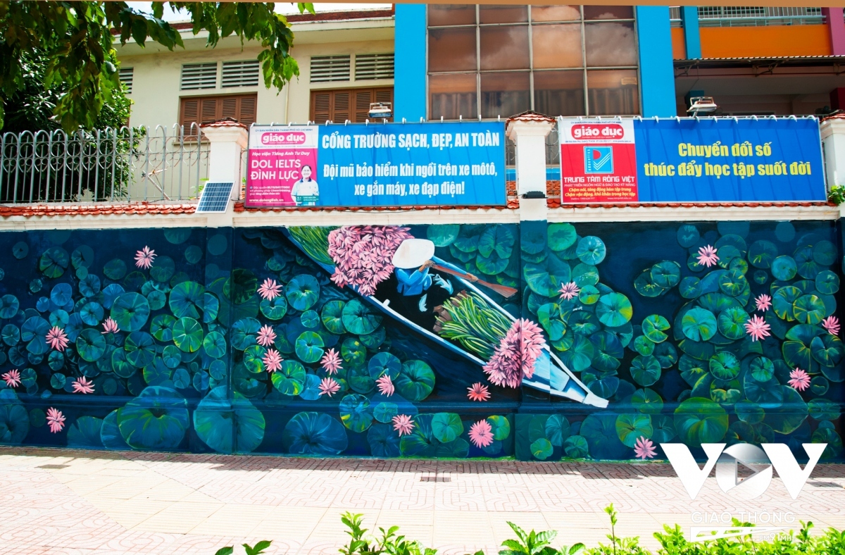 murals give new look to ho chi minh city streets picture 8
