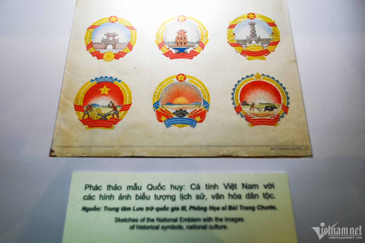 original designs of national emblem go on show in hanoi picture 9