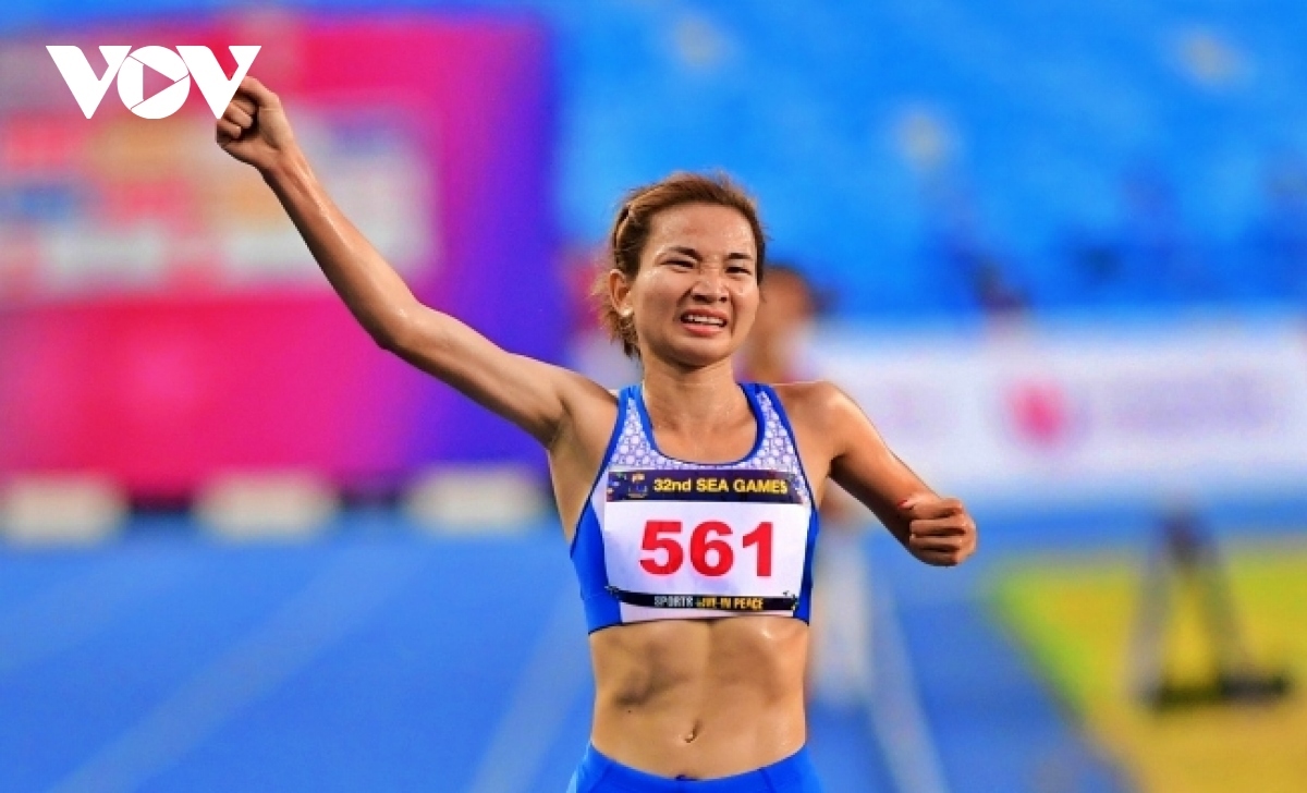 oanh arrives in hungary for 2023 world athletics championships picture 1