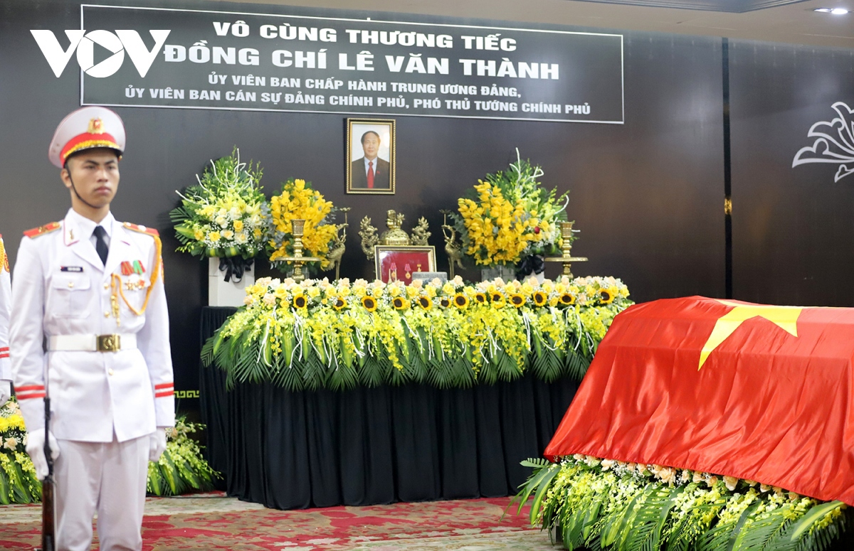 party, state leaders mourn deputy prime minister le van thanh picture 1