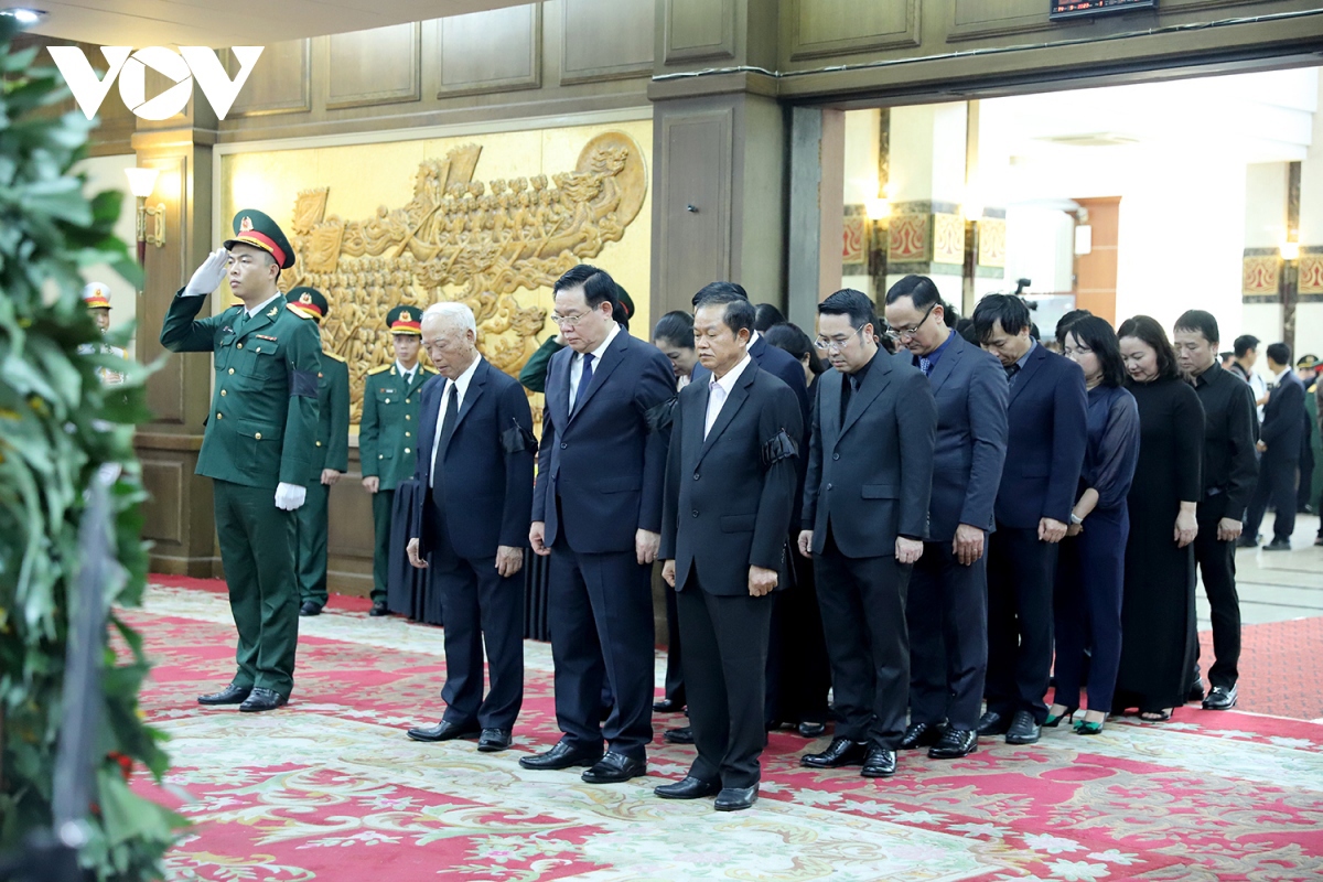 party, state leaders mourn deputy prime minister le van thanh picture 4